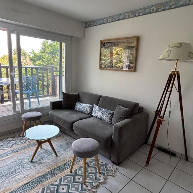 Appartement lumineux à 5 min de la plage - Two-Bedroom Apartment with Balcony - 3
