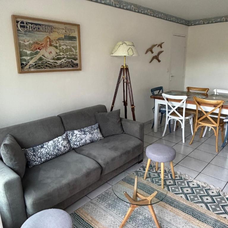 Appartement lumineux à 5 min de la plage - Two-Bedroom Apartment with Balcony - 1