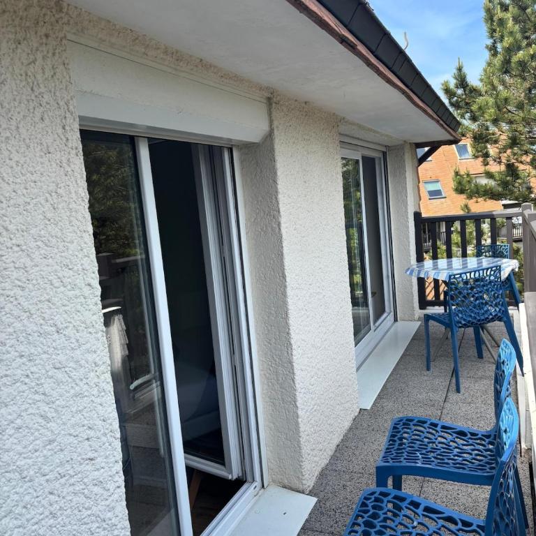 Appartement lumineux à 5 min de la plage - Two-Bedroom Apartment with Balcony - 12
