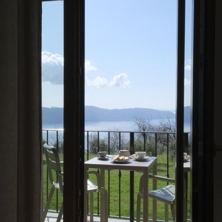 Garnì Marika - Camera Deluxe Matrimoniale/Doppia con Letti Singoli con Vista Lago - 1