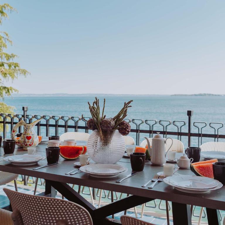 Holiday Garda Villa Dolcelago Lake Front - Villa Fronte Spiaggia - 22