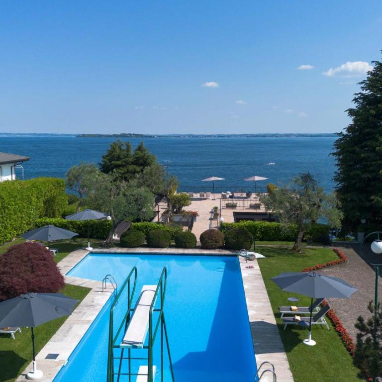 Holiday Garda Villa Dolcelago Lake Front - Villa Fronte Spiaggia - 2