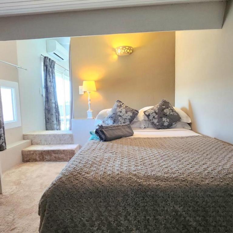La Belle Aurore - Deluxe Suite with Terrace and Sea View - 4
