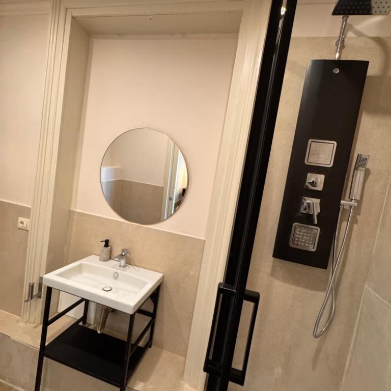 Dimore del Plebiscito B&B - Queen Room with Balcony - 12