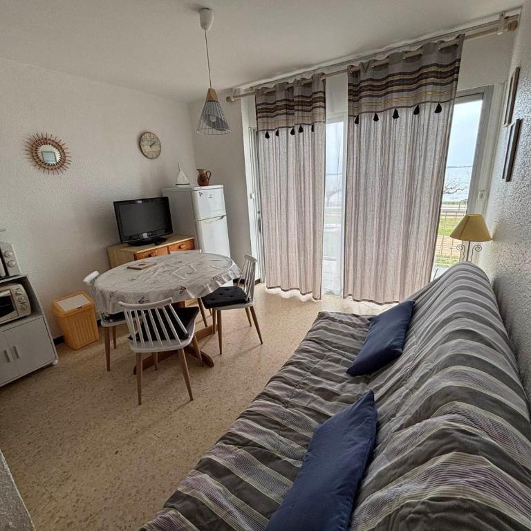 Appartement face à l'étang: animaux admis, proche Thermes - FR-1-503-76 - Studio - 11