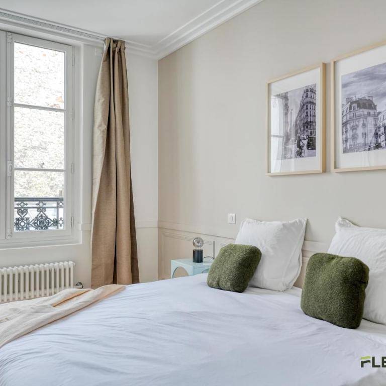 Bright 2-Bedroom Apartment 1 Living Room 2 Bedrooms 50 m Paris 9th - Appartement - 5