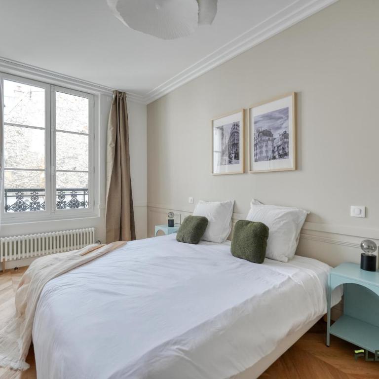 Bright 2-Bedroom Apartment 1 Living Room 2 Bedrooms 50 m Paris 9th - Appartement - 4