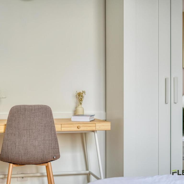 Bright 2-Bedroom Apartment 1 Living Room 2 Bedrooms 50 m Paris 9th - Appartement - 24