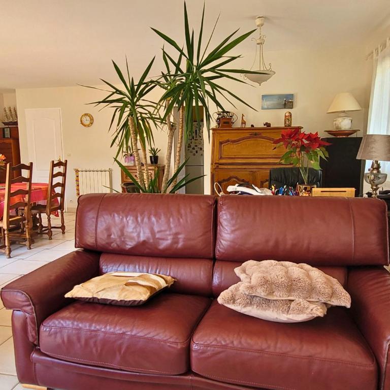 MENGINE - Jolie maison avec piscine - Three-Bedroom House - 7