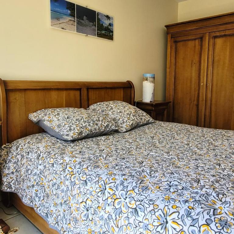 MENGINE - Jolie maison avec piscine - Three-Bedroom House - 5