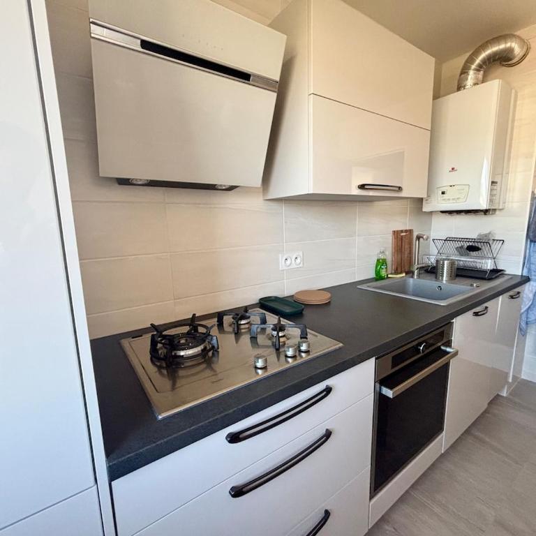 Grand T3 tout équipé au cœur du village - Apartment mit 2 Schlafzimmern - 3