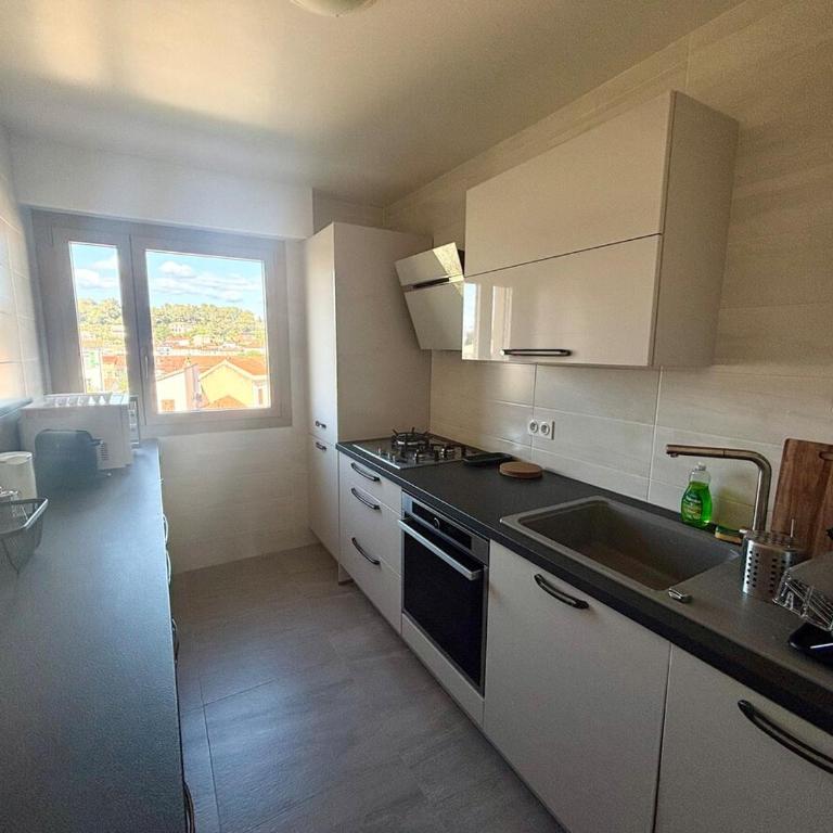 Grand T3 tout équipé au cœur du village - Apartment mit 2 Schlafzimmern - 7