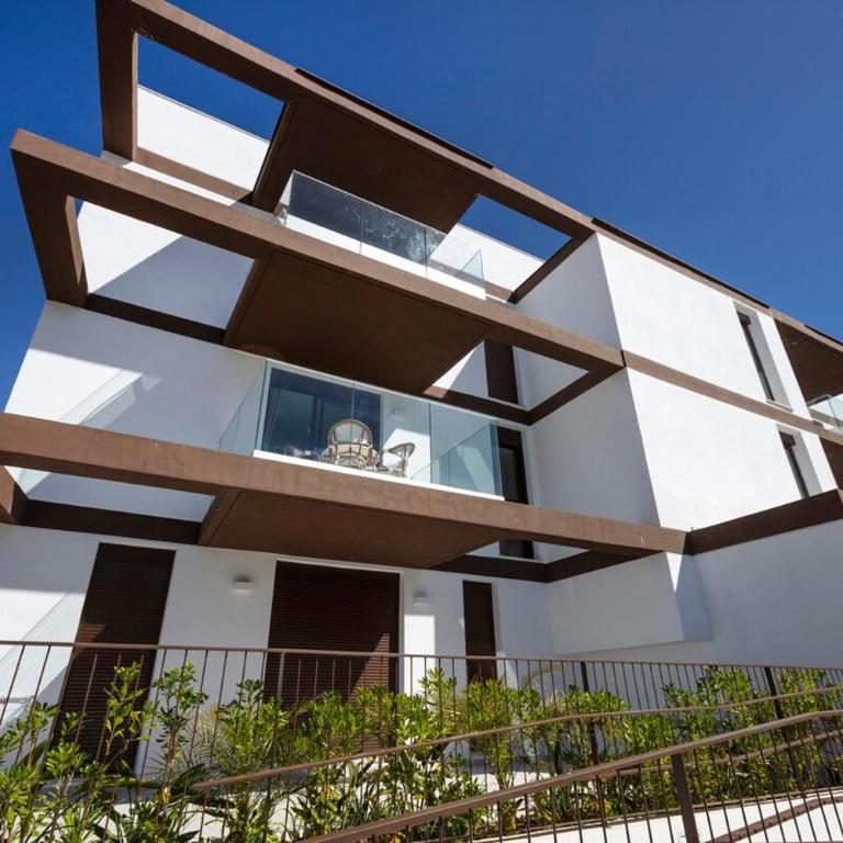 Modern 4-Person Apartment with Pool & Indoor Parking - Two-Bedroom Apartment with Garden View - 22