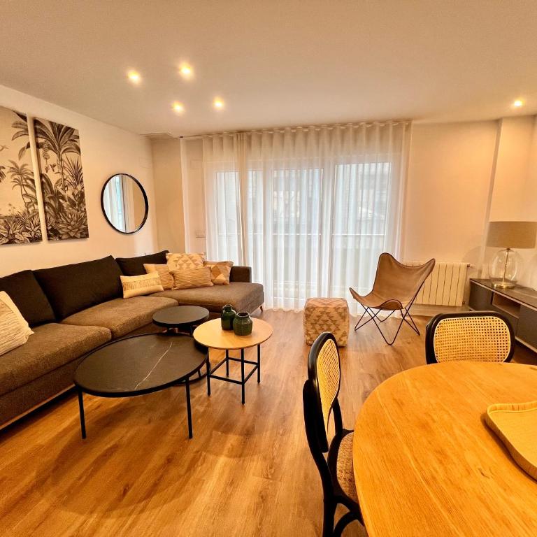 Ahoy Sotelo - Three-Bedroom Apartment - 73