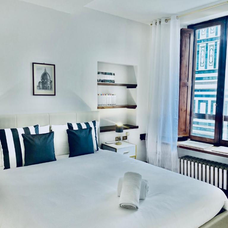La Mandorla Iconic Duomo View - Deluxe Apartment - 5