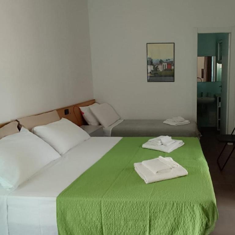 Casa Eduardo - Camera Matrimoniale con Letto Supplementare - 15