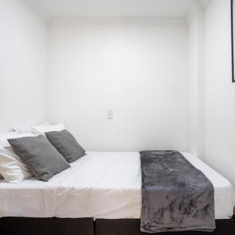 Parque de Envigado a 350 mts, 2bd, 500mb internet - Two-Bedroom Apartment - 5