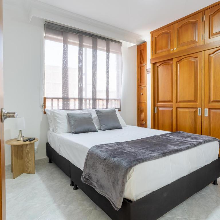 Parque de Envigado a 350 mts, 2bd, 500mb internet - Two-Bedroom Apartment - 10