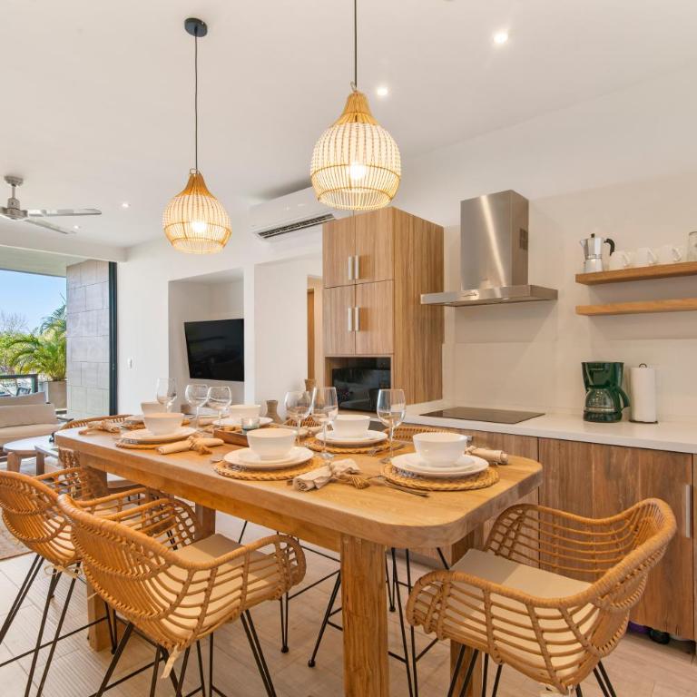 Cozy & New 2BR Rooftop, Central, 10min to beach - Two-Bedroom Apartment with Balcony and Terrace - 1