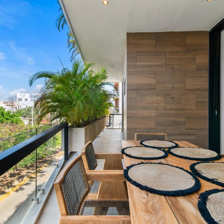 Cozy & New 2BR Rooftop, Central, 10min to beach - Two-Bedroom Apartment with Balcony and Terrace - 26