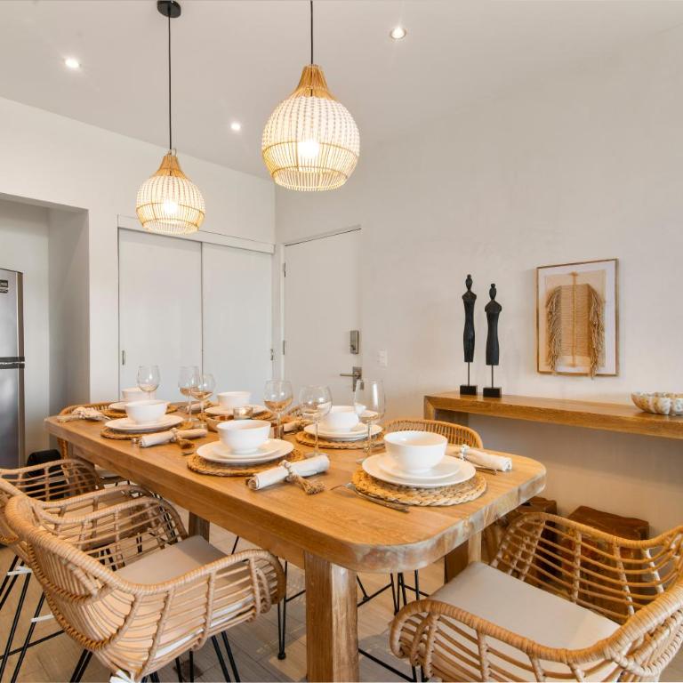 Cozy & New 2BR Rooftop, Central, 10min to beach - Two-Bedroom Apartment with Balcony and Terrace - 21