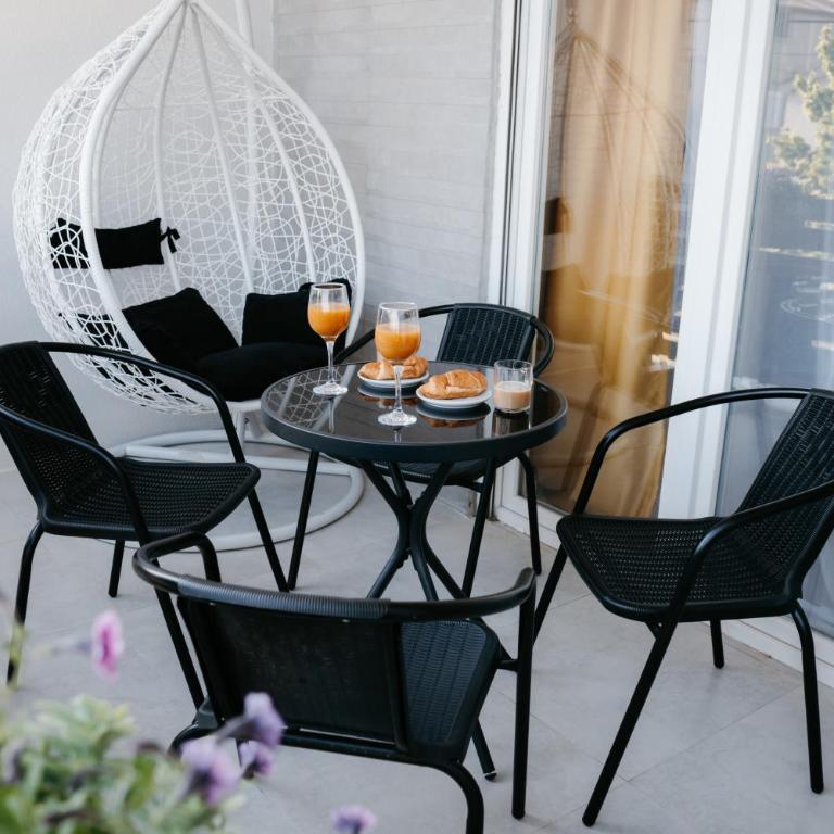 Luxury Apartments Mostar - Two-Bedroom Apartment with Balcony - 2