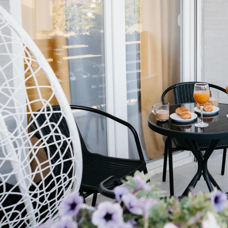 Luxury Apartments Mostar - Two-Bedroom Apartment with Balcony - 4