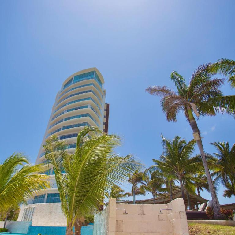 Espectacular departamento frente al mar - Three-Bedroom Apartment - 1