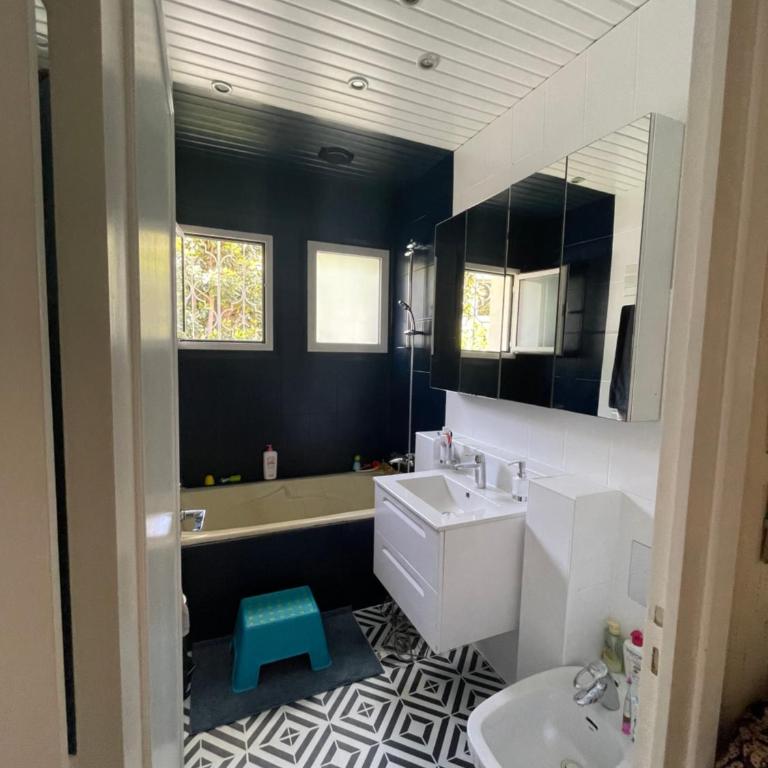 Villa Spacieuse avec Piscine Privée - Casa con 5 Camere da Letto - 13