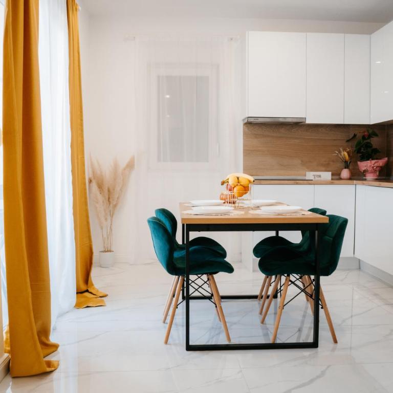 Luxury Apartments Mostar - Two-Bedroom Apartment with Balcony - 7