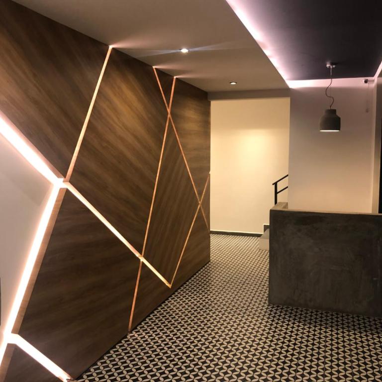 WorkSpace-Reliable WIFI-AC close to everything - One-Bedroom Apartment - 23