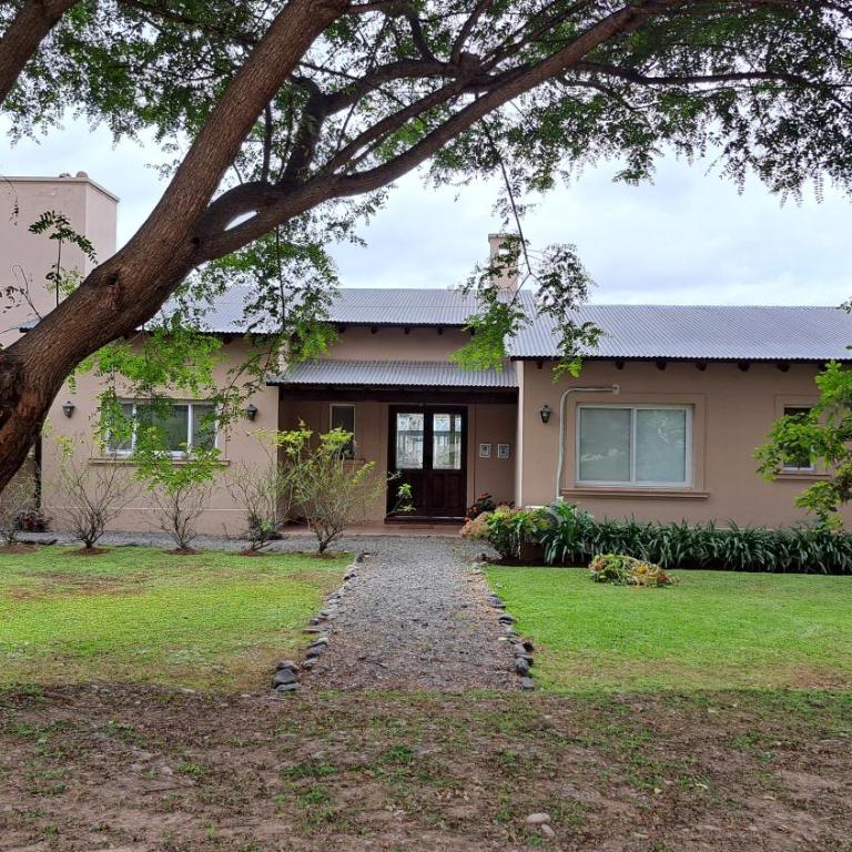 Refugio en Praderas - Four-Bedroom House - 1