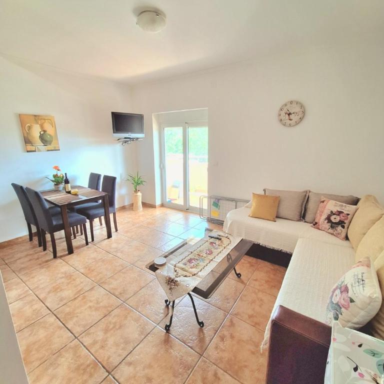 Sea Whisper Apartment - One-Bedroom Apartment - 2