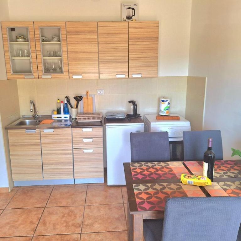 Sea Whisper Apartment - One-Bedroom Apartment - 11