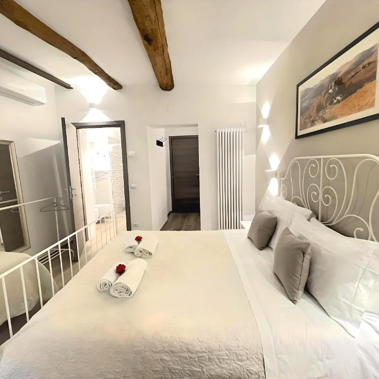 La Casa di Ines - Triple Room with Private Bathroom - 6
