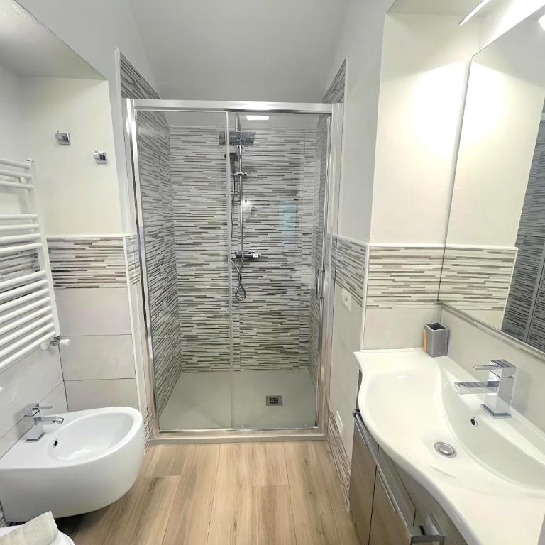 La Casa di Ines - Triple Room with Private Bathroom - 7