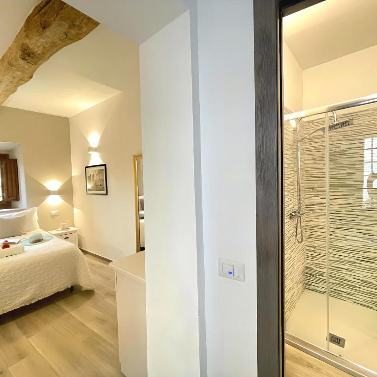 La Casa di Ines - Double Room with Private Bathroom - 6