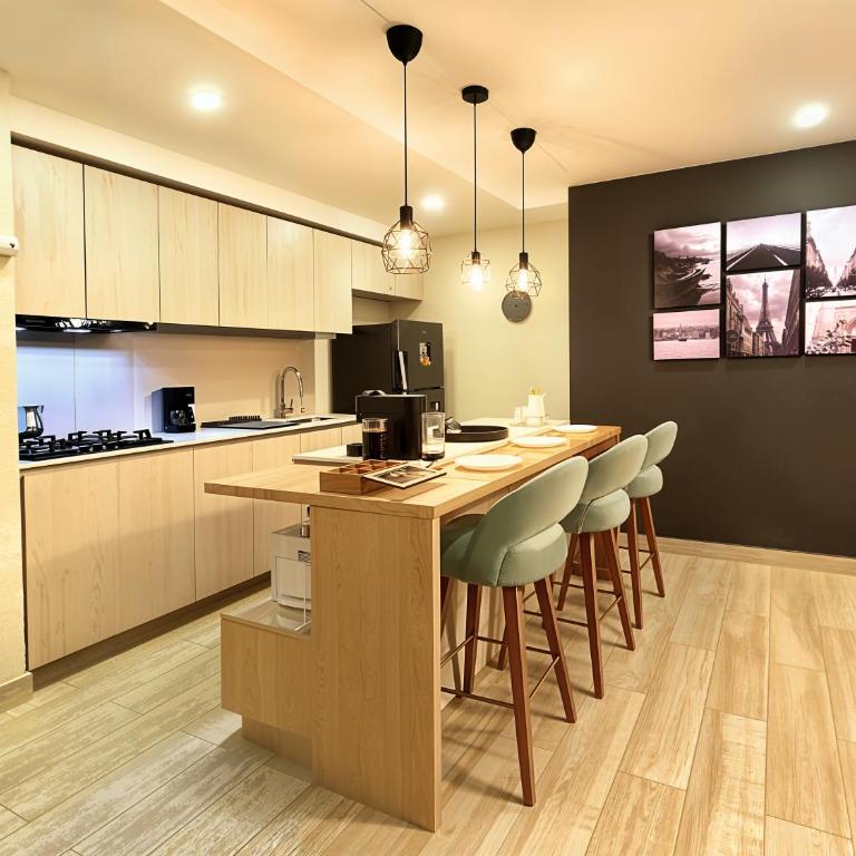 Dominique Luxury - 1 BR - Private Jacuzzi - 13th Floor - One-Bedroom Apartment - 10