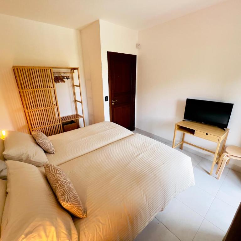 Villa Finch Mondello - Three-Bedroom Villa - 16