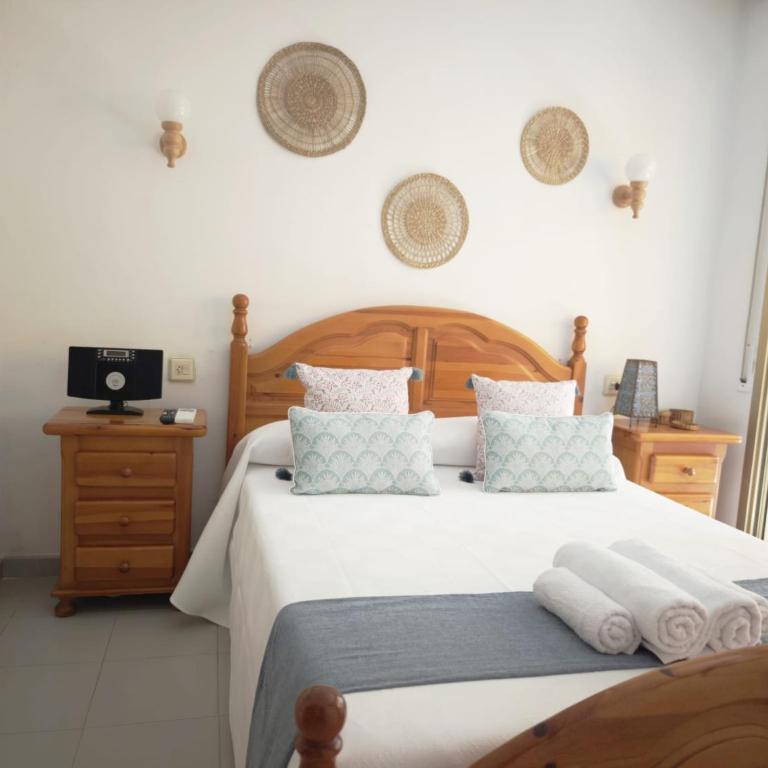Reina Apartment 150m to Beach with Pool and Balcony near to PortAventura - Apartamento de 2 dormitorios - 48