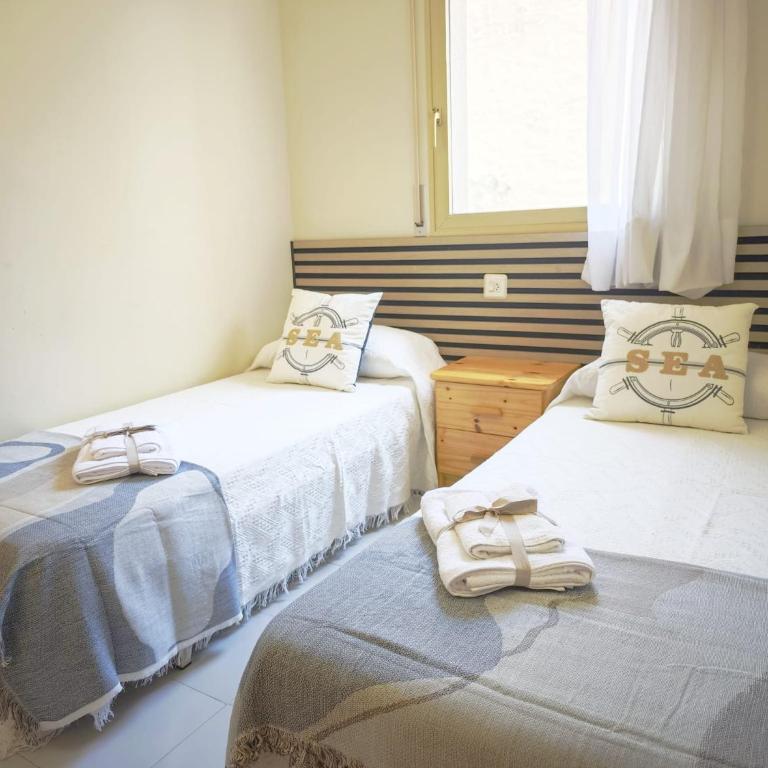 Reina Apartment 150m to Beach with Pool and Balcony near to PortAventura - Apartamento de 2 dormitorios - 50