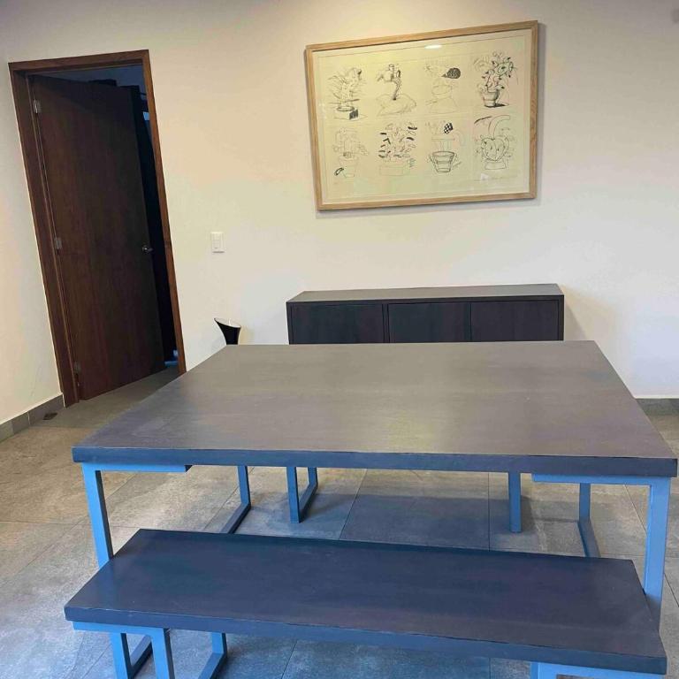 Modern loft 2 blocks from WTC with parking - One-Bedroom Apartment - 17