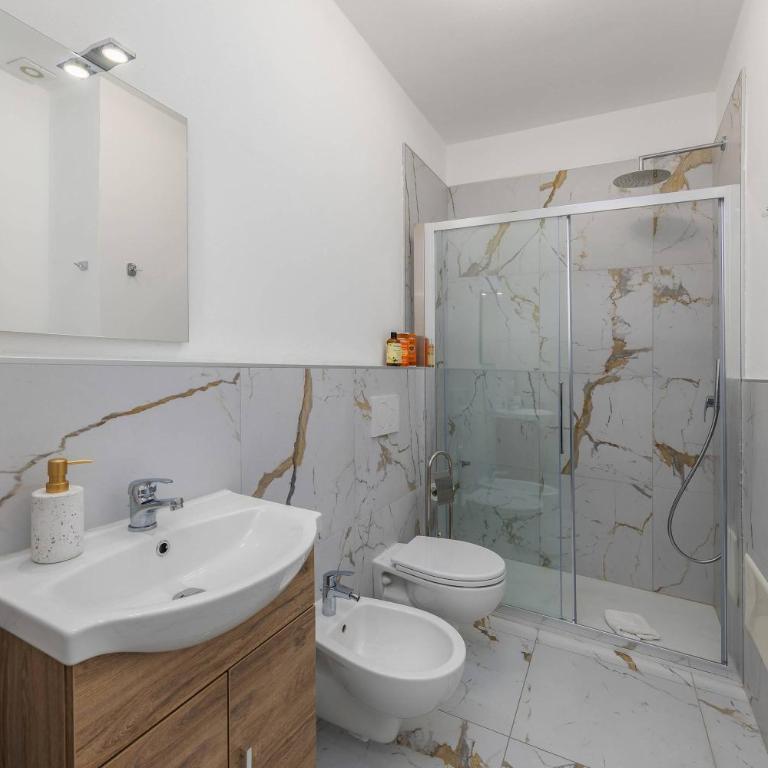 White Sage - Lake Como Paradise - Two-Bedroom Apartment - 5