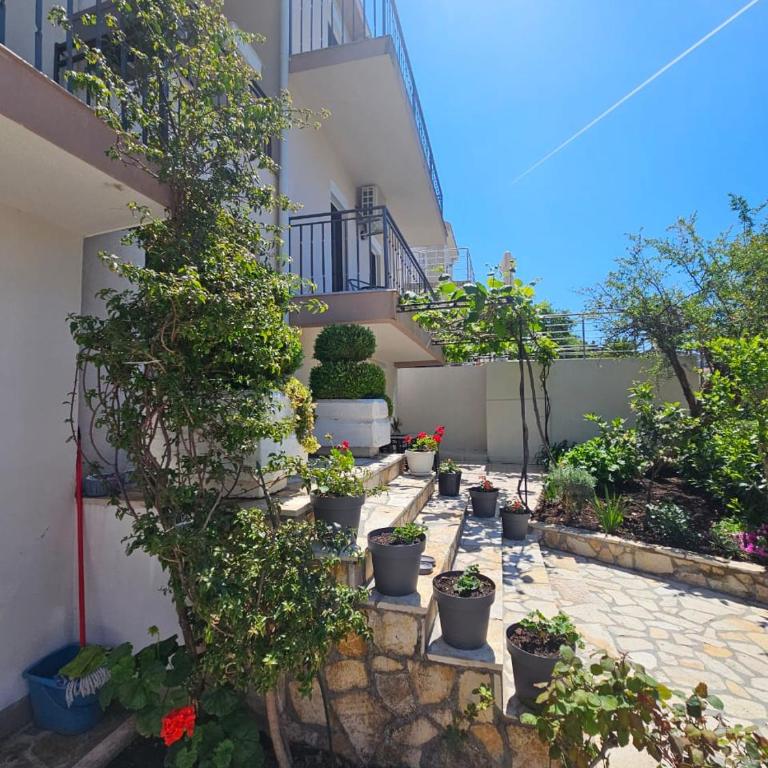Vila Lučica apartman u prizemlju - One-Bedroom Apartment - 1