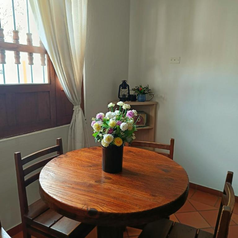Apartamento turístico familiar con parqueadero a 4 cuadras de la plaza - Two-Room Apartment - 2