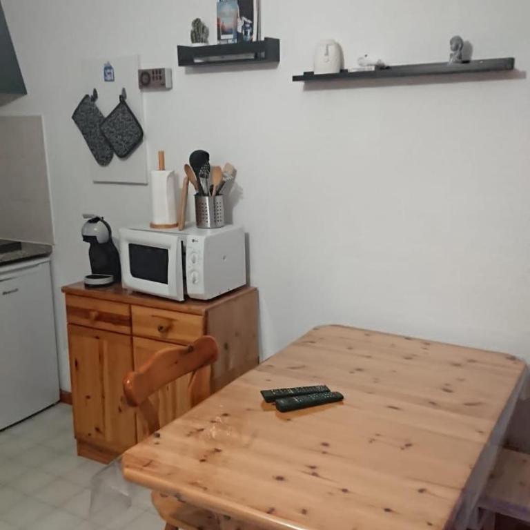 Le pied des pistes, studio 5 pers, balcon sud est, vue sur les montagnes - Appartement 1 Chambre - 68