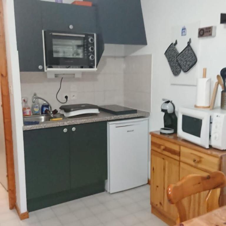 Le pied des pistes, studio 5 pers, balcon sud est, vue sur les montagnes - Appartement 1 Chambre - 86