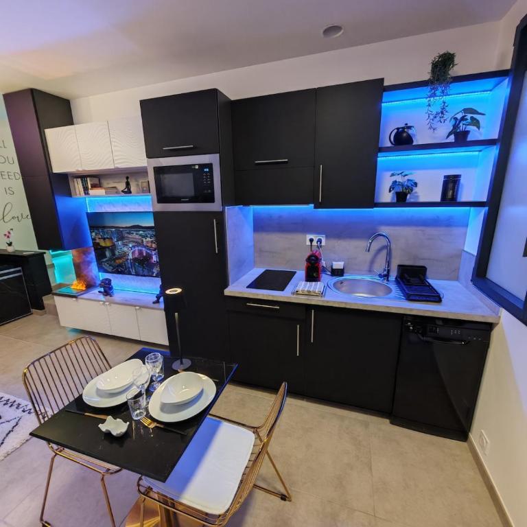 - Aux Bulles 2 - Suite & SPA - By Skyline Résidence - Apartamento Suite - 7