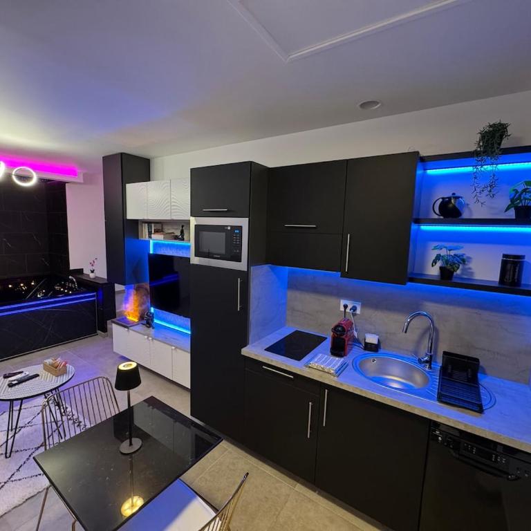 - Aux Bulles 2 - Suite & SPA - By Skyline Résidence - Apartamento Suite - 14