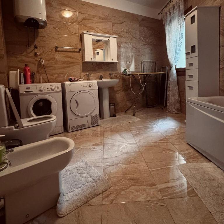 Apartament Rafailovici Budva - Apartman sa 2 Spavaće Sobe, Balkonom i Pogledom na More - 25